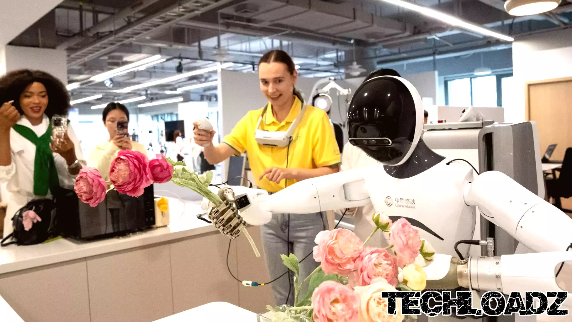 Global Youth Engage with Cutting-Edge Technology in Zhejiang