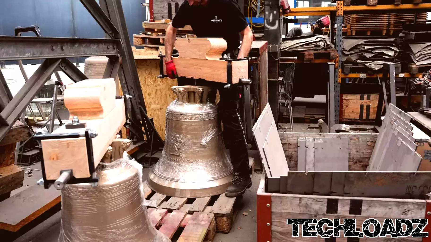 Photos show how new technology helps keep one of Europe’s last bell makers alive in Austria