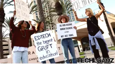 Ocean Beach Women Lead Fight Against Unfettered Technology in Schools